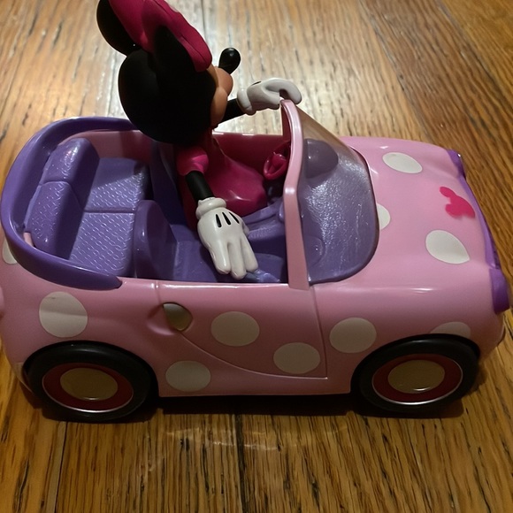 Disney Junior Minnie Mouse Roadster RC Car with Polka Dots - Picture 5 of 8